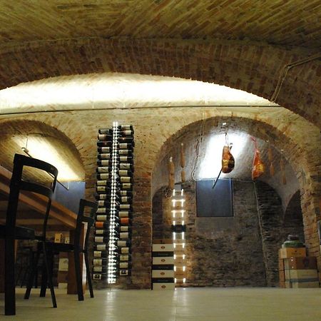 Vinoteca La Sacrestia Bed & Breakfast Alba  Luaran gambar