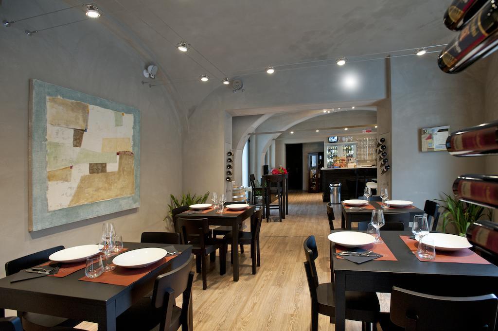 Vinoteca La Sacrestia Bed & Breakfast Alba  Luaran gambar