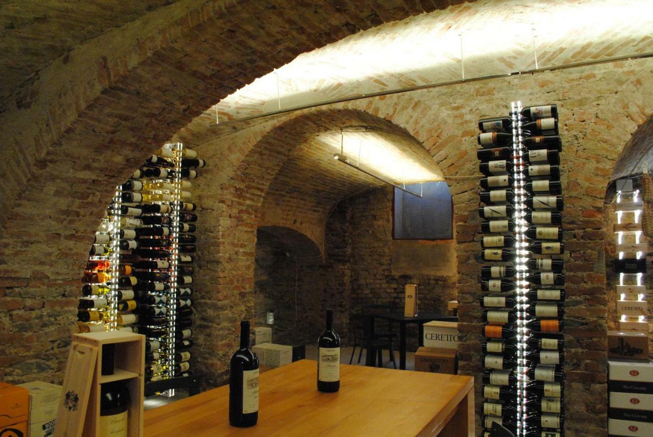 Vinoteca La Sacrestia Bed & Breakfast Alba  Luaran gambar