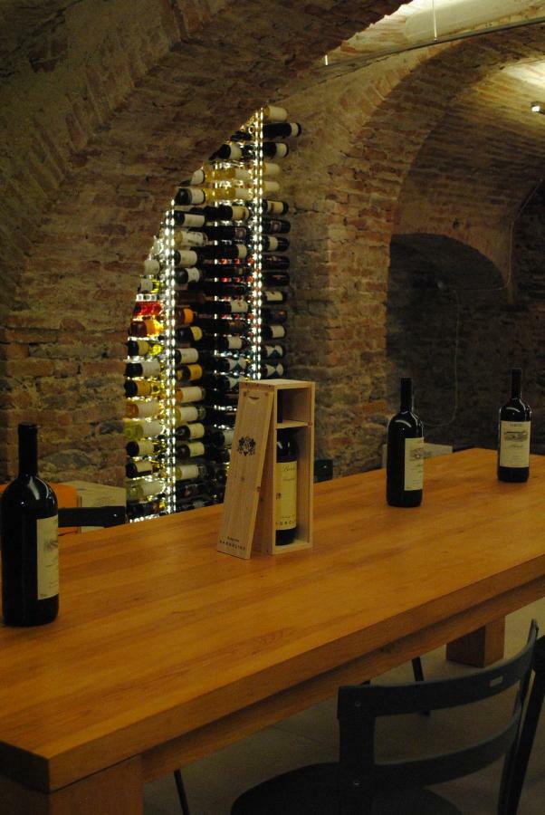 Vinoteca La Sacrestia Bed & Breakfast Alba  Luaran gambar